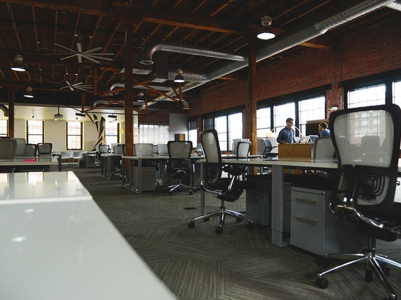 Pros and cons of open office spaces